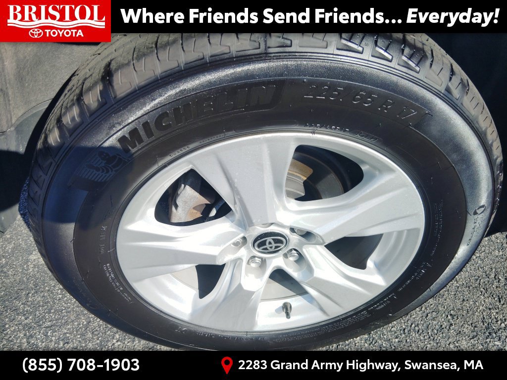 Used 2021 Toyota RAV4 XLE w/ Convenience Package AWD/4WD image 11