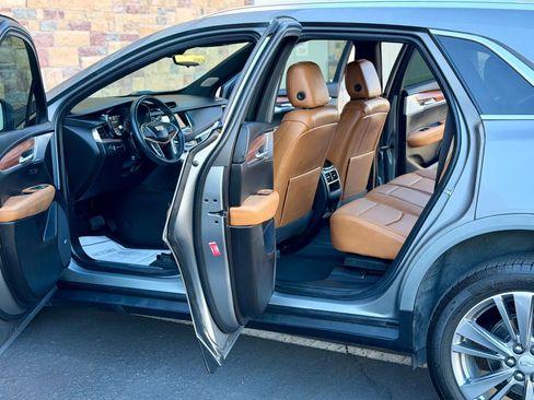 Used 2024 Cadillac XT5 Premium Luxury w/ Technology Package image 12
