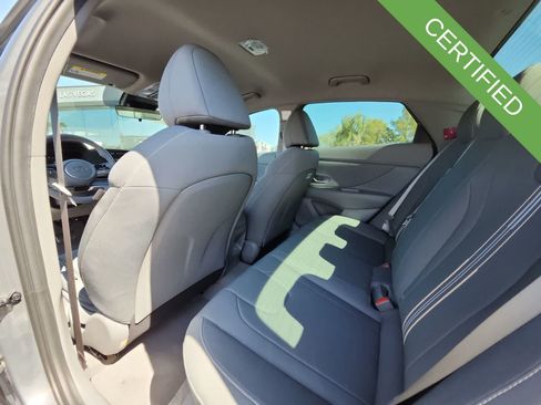 Used 2025 Hyundai Elantra Sport FWD image 16