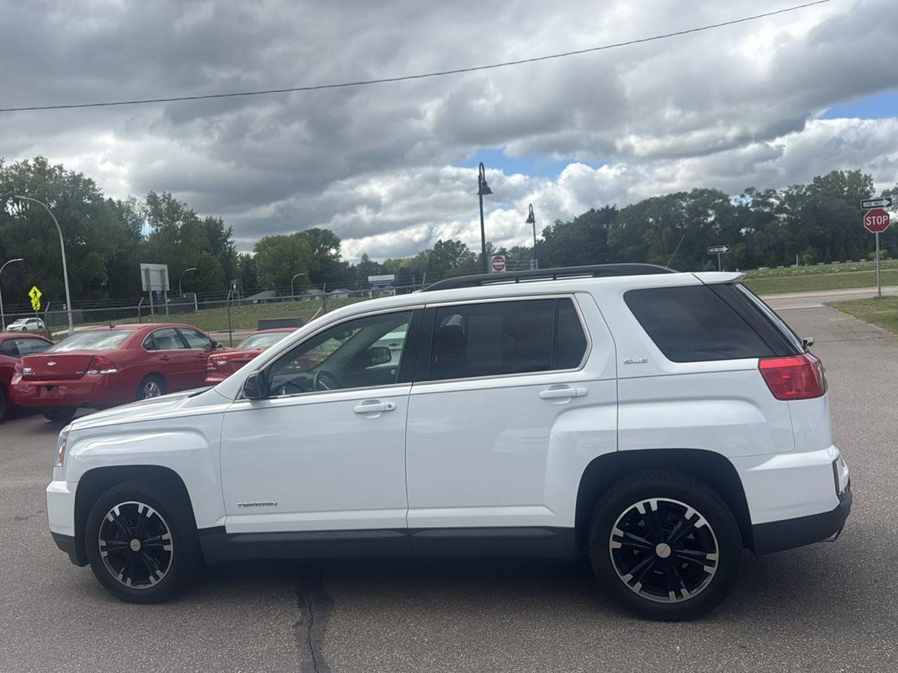 Used 2017 GMC Terrain SLE w/ Technology Package AWD/4WD image 8