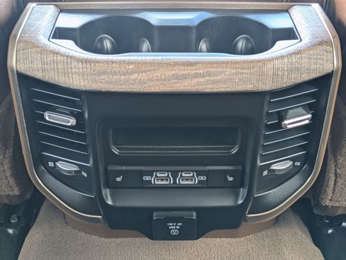 Used 2022 RAM 3500 Limited AWD/4WD image 28