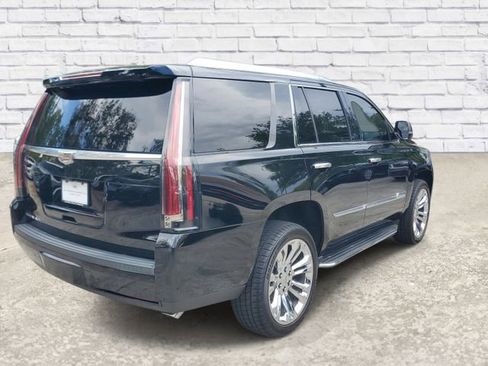 Used 2020 Cadillac Escalade Luxury w/ LPO, Radiant Package RWD image 4
