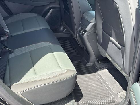 New 2026 GMC Terrain AT4 w/ LPO, Black Badging Package AWD/4WD image 19