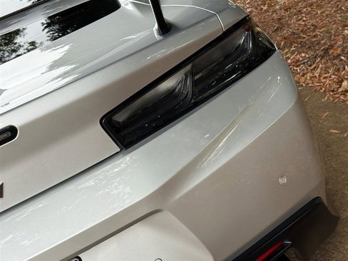 Used 2018 Chevrolet Camaro ZL1 image 27