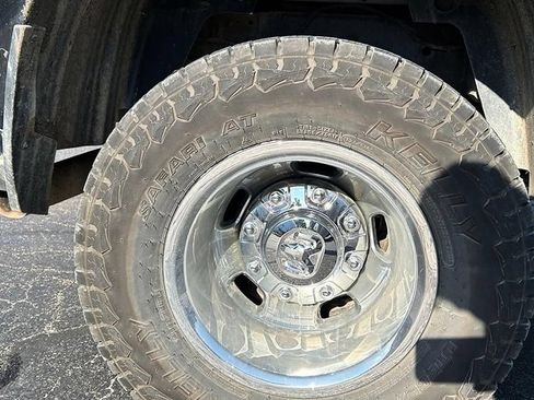 Used 2024 RAM 3500 Tradesman w/ Chrome Appearance Group AWD/4WD image 4