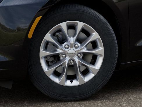 New 2027 Chrysler Pacifica Select AWD/4WD image 8