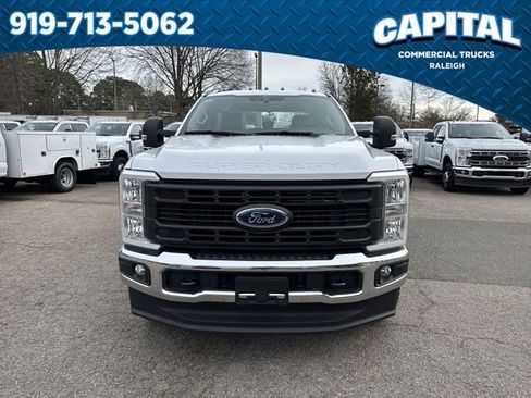 New 2026 Ford F250 XL w/ XL Chrome Package image 3