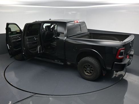 Used 2022 RAM 3500 Laramie w/ Night Edition image 22