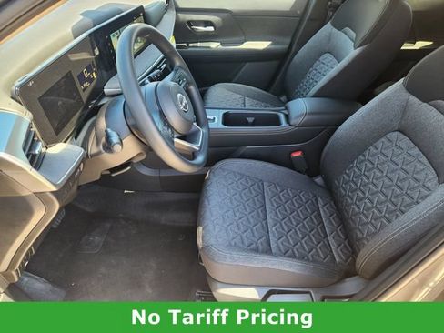 Used 2025 Nissan Kicks SV w/ Interior Electronics Package AWD/4WD image 12