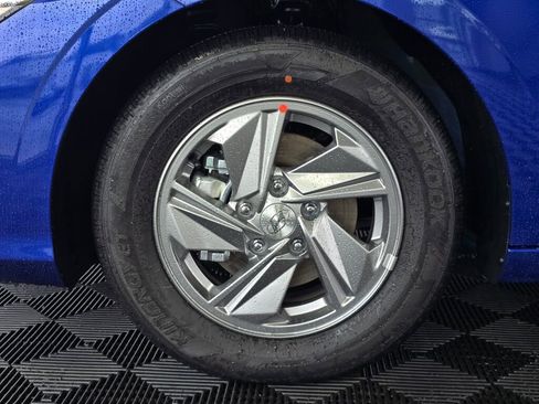 New 2026 Hyundai Elantra SE image 11