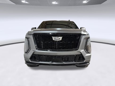 Certified 2026 Cadillac Escalade V w/ LPO, Onyx Lite Package AWD/4WD image 6