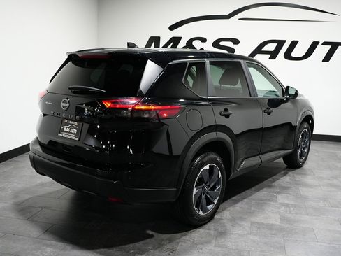 Used 2025 Nissan Rogue SV image 5