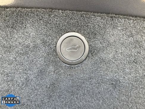 Used 2023 Tesla Model X Plaid image 9