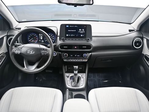 Certified 2022 Hyundai Kona SEL w/ Convenience Package image 11