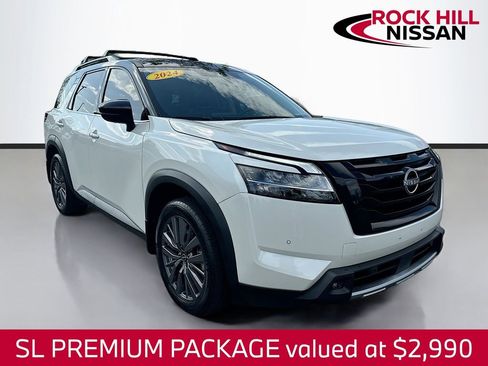 Used 2024 Nissan Pathfinder SL w/ SL Premium Package image 1