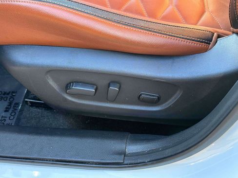 Used 2019 Nissan Rogue SL w/ Premium Package image 18