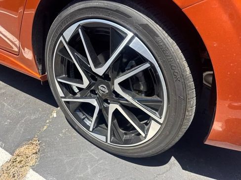 Certified 2024 Nissan Sentra SR w/ SR Premium Package FWD image 7