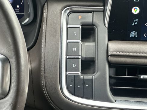 Used 2022 Chevrolet Tahoe Z71 w/ Luxury Package AWD/4WD image 30