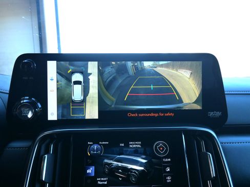 Used 2023 Lexus LX 600 F Sport w/ Accessory Package (Z1) image 16