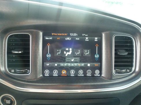 Used 2017 Dodge Charger SXT AWD/4WD image 20