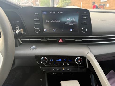 Used 2023 Hyundai Elantra SEL FWD image 14