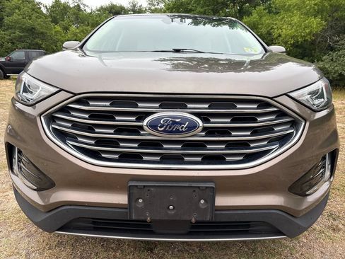 Used 2019 Ford Edge SEL w/ Equipment Group 201A AWD/4WD image 2