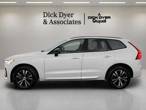 Certified 2025 Volvo XC60 B5 Core image 10