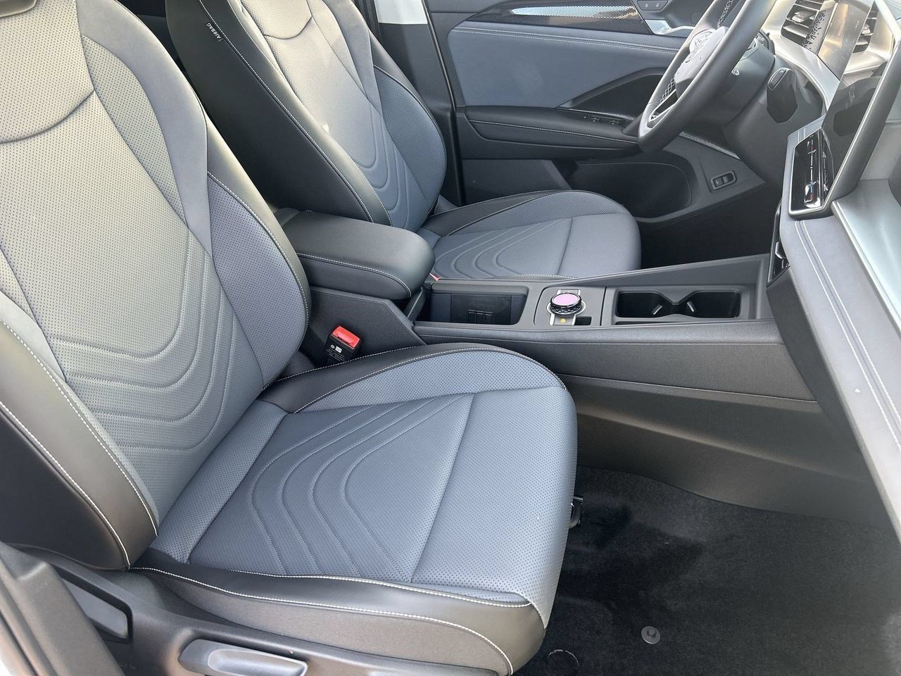New 2026 Volkswagen Tiguan SE FWD image 7