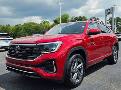 Certified 2024 Volkswagen Atlas Cross Sport SEL R-Line AWD/4WD image 10