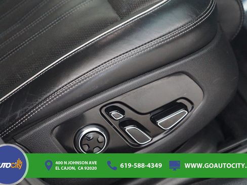Used 2017 Genesis G90 3.3T Premium RWD image 16