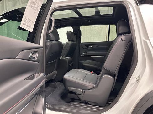 Used 2025 Chevrolet Traverse Z71 w/ Driver Confidence Package AWD/4WD image 39