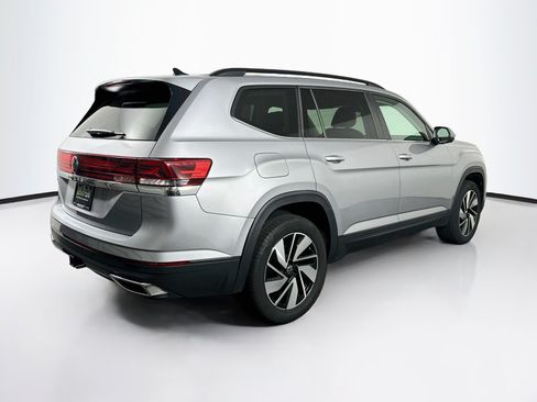 Used 2025 Volkswagen Atlas SE FWD image 9