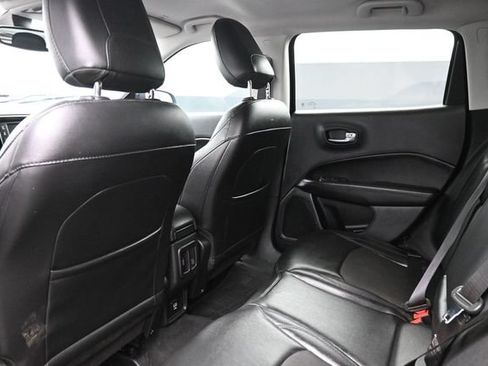 Used 2018 Jeep Compass Latitude FWD image 10