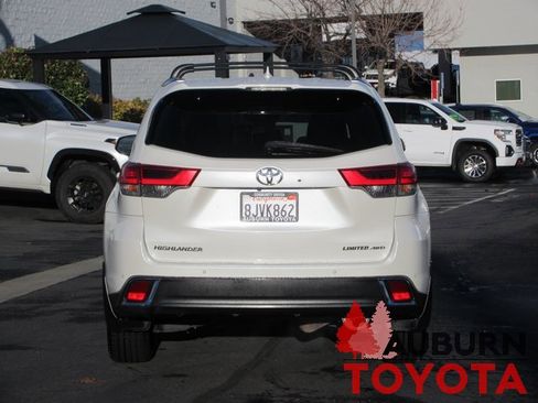 Used 2019 Toyota Highlander Limited image 6