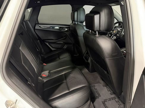 Used 2017 Porsche Macan S image 19