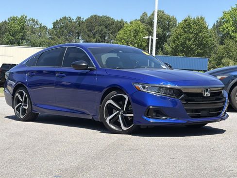 Used 2022 Honda Accord Sport image 2