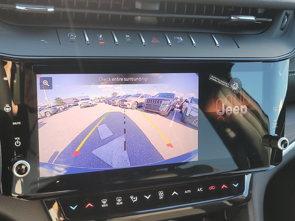 New 2027 Jeep Grand Cherokee Altitude AWD/4WD image 28
