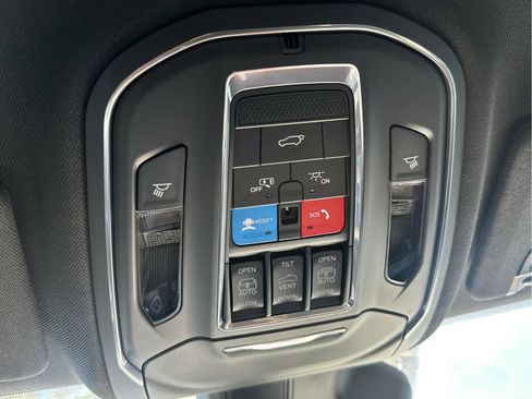 New 2025 Jeep Grand Cherokee L Limited w/ Black Appearance Package image 40