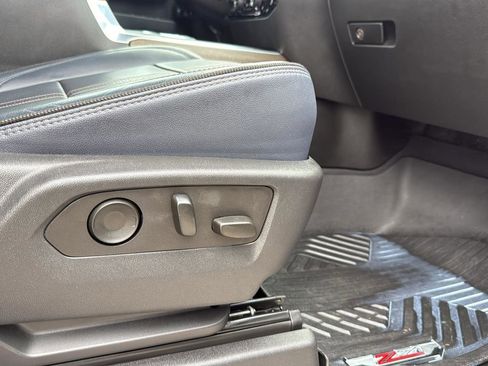 Used 2024 Chevrolet Silverado 3500 High Country w/ Technology Package image 25