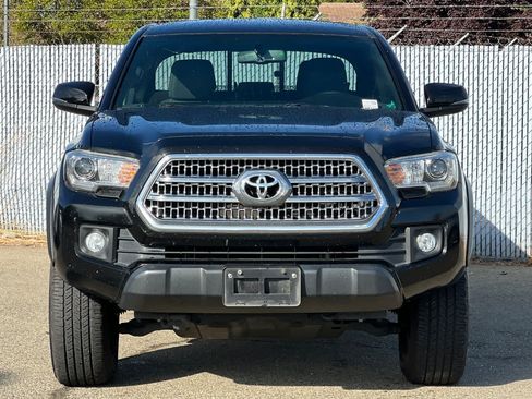 Used 2016 Toyota Tacoma TRD Off-Road w/ Towing Package AWD/4WD image 8