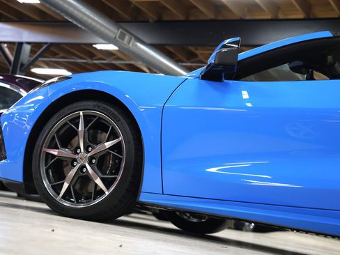 Used 2021 Chevrolet Corvette 2dr Stingray Conv w/ Z51 Performance Package image 24