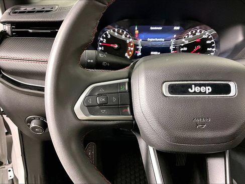 Used 2024 Jeep Compass Trailhawk AWD/4WD image 10