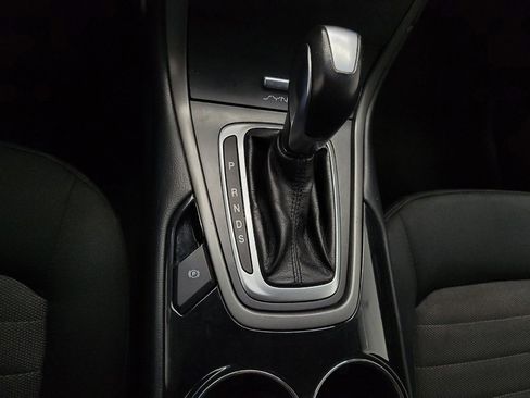 Used 2017 Ford Edge SE AWD/4WD image 26