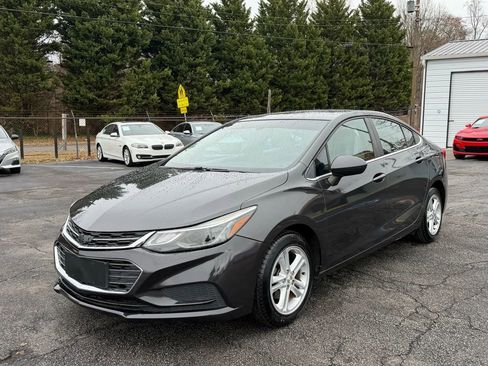 Used 2017 Chevrolet Cruze LT w/ Convenience Package image 2