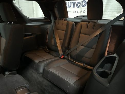 Used 2018 Ford Explorer XLT image 23