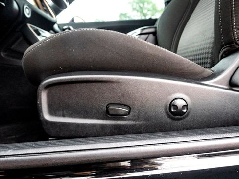 Used 2022 Dodge Challenger SXT w/ Blacktop Package image 12