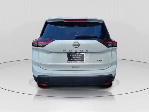 Used 2025 Nissan Rogue SV AWD/4WD image 6