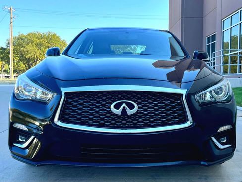 Used 2019 INFINITI Q50 Luxe w/ Essential Package (3.0T Luxe) RWD image 2