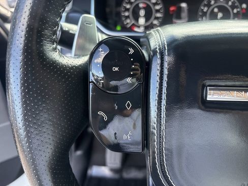 Used 2018 Land Rover Range Rover Sport SVR image 16
