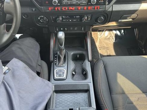 Used 2026 Nissan Frontier PRO-4X AWD/4WD image 18